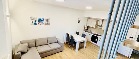 Deluxe Apartment | Living area