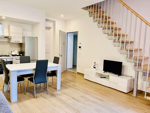 Deluxe Apartment | Living area