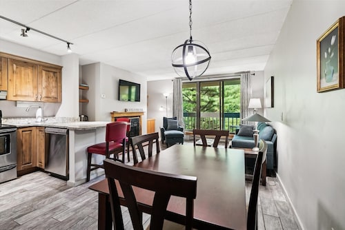 Pinnacle E12 Condo | Pool, Hot Tub | Golf Nearby
