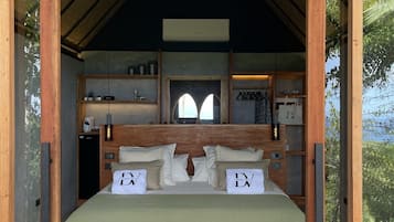 Luxury Villa, Mountain View | Premium bedding, down comforters, pillowtop beds, minibar