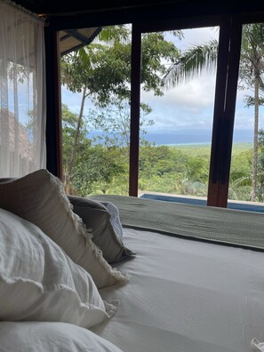 Premium bedding, down duvets, pillow-top beds, minibar - DRAKO VILLAS (San Juan)