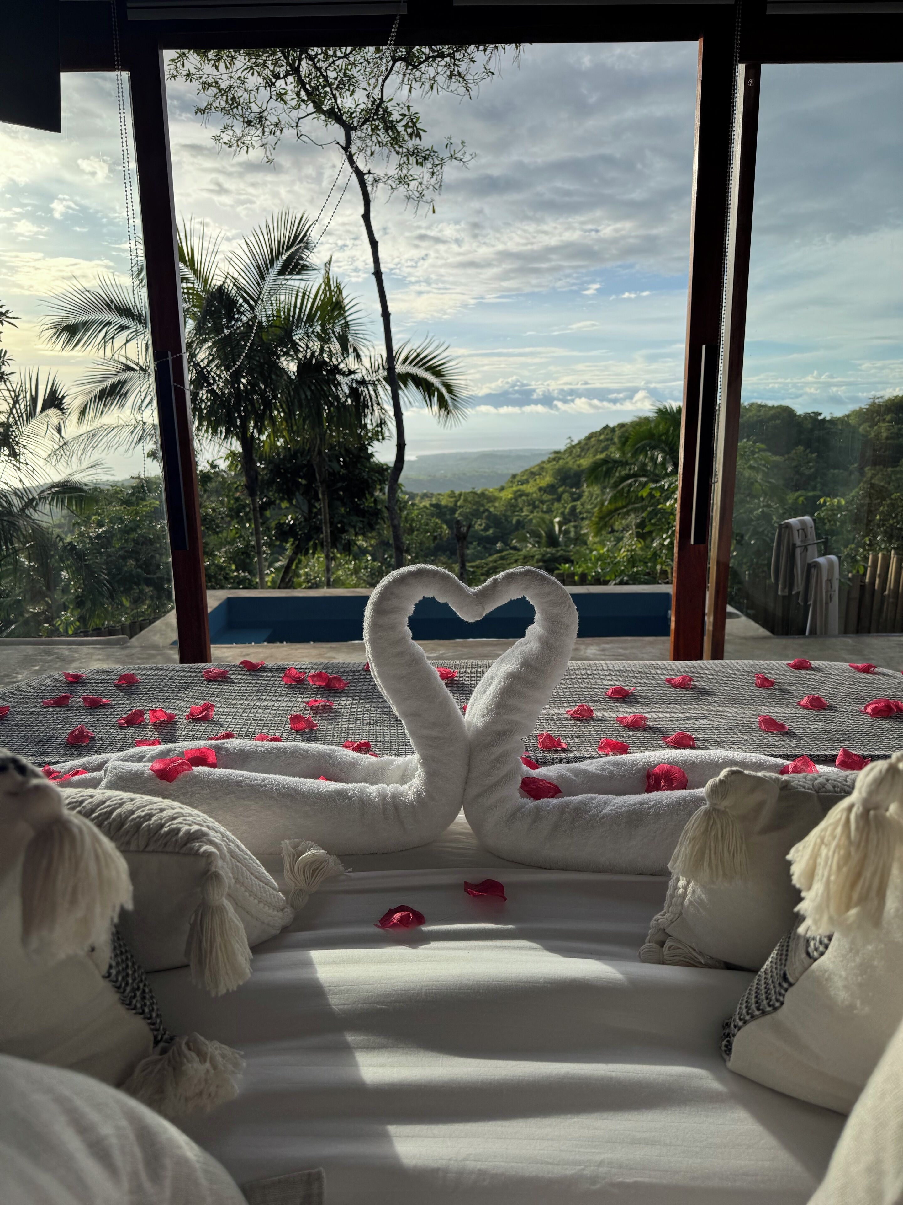 Vila Mewah | Seprai premium, selimut bulu angsa, bantalan ekstra lembut, dan minibar