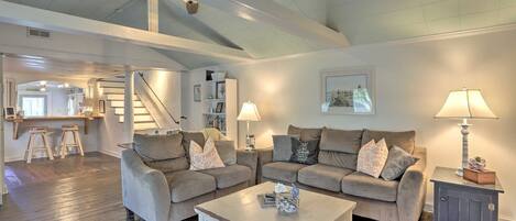 Een smart-tv en boeken