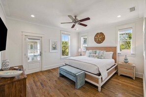 5 chambres, fer et planche à repasser, lit de bébé portatif