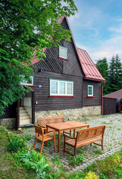 Charming 3-bedroom cabin in beautiful Janské Lázně with sauna, WiFi