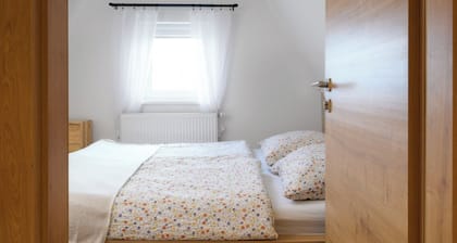 Skihütte mit Sauna für 10 Personen in Gehweite zum Skigebiet, am Wanderweg