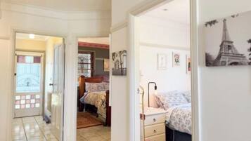 2 bedrooms, desk, iron/ironing board, free WiFi