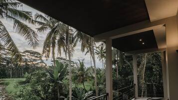 Familjevilla - balkong | Terrass/Patio