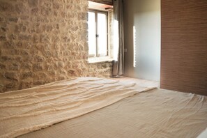 2 bedrooms, WiFi, bed sheets - Peaceful Normandy Retreat Near D-Day Sites – Nature, Comfort & History Combined (Graignes-Mesnil-Angot)