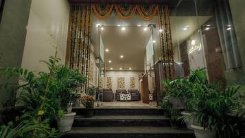 Mặt tiền nơi lưu trú