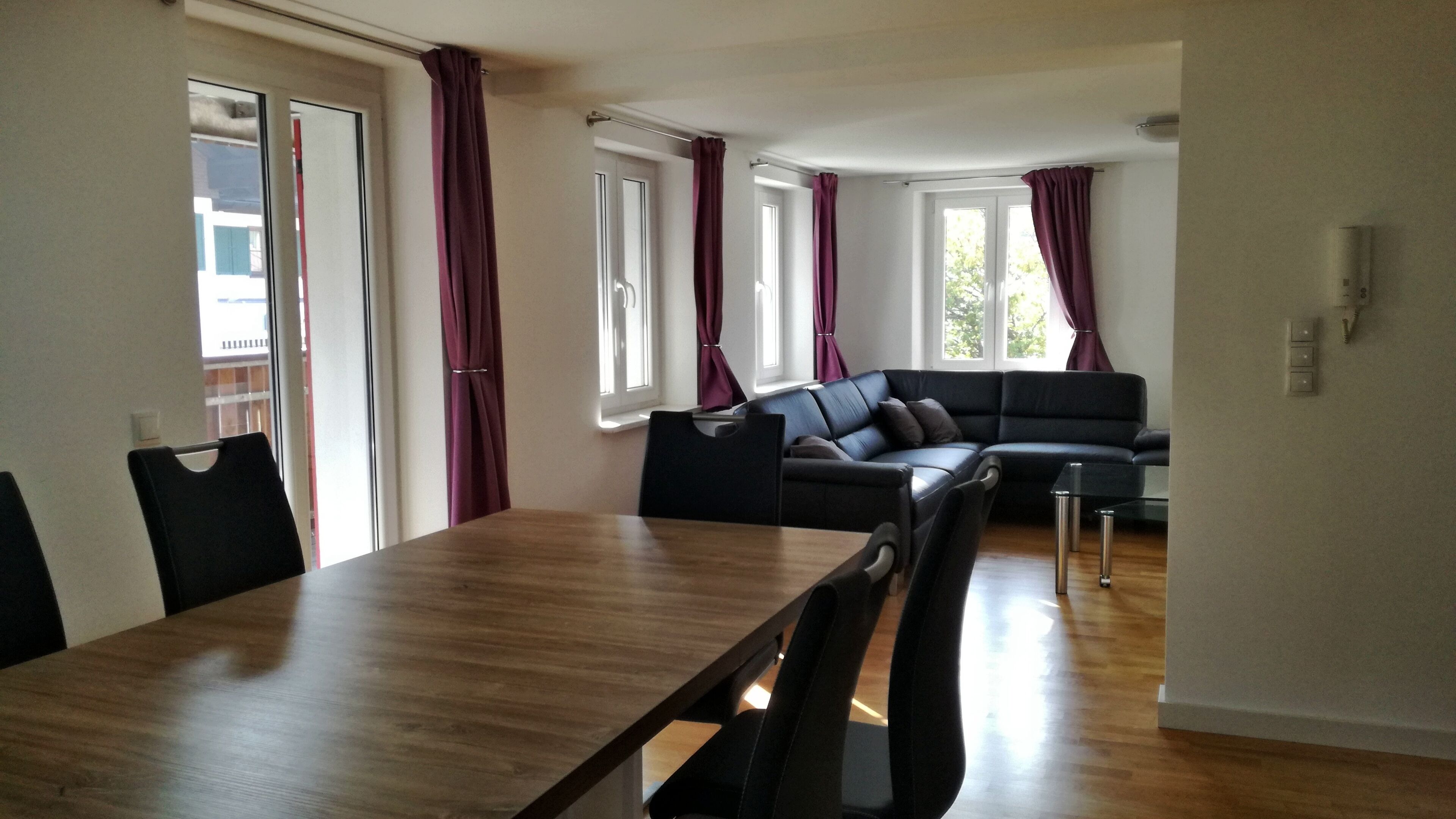 Apartment, 2 Bedrooms, Smoking, Balcony | Living room