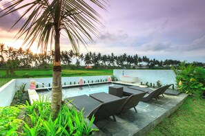 Indoor pool - Charming 2-bedroom villa in enchanting Bali with ricepaddy view (Bali)