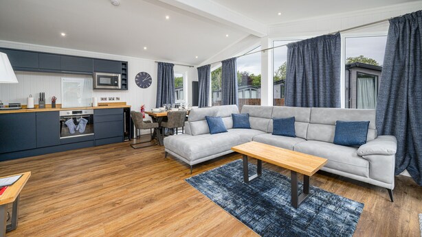 Cottage | Living room - Paddock Lodges Deluxe 3 Bed Chalet (Perth)