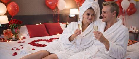 Superior Room, 1 King Bed | Premium bedding, in-room safe, desk, laptop workspace