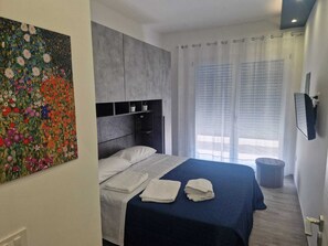 2 bedrooms, WiFi, bed sheets