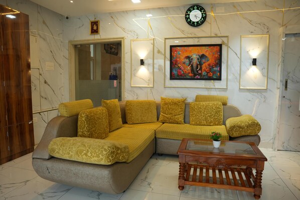 Unclassified image, 1 of 14, button - RMV Inn (Katpadi)