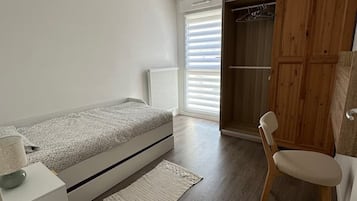 2 bedrooms, iron/ironing board, WiFi, bed sheets