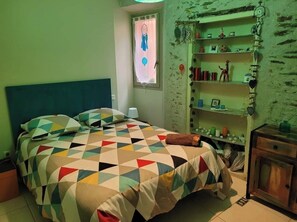 1 dormitorio y ropa de cama