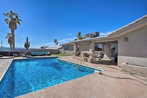 House (5 Bedrooms) | Interior - Putting Green & Pool Table: Lake Havasu City Gem! (Lake Havasu City)