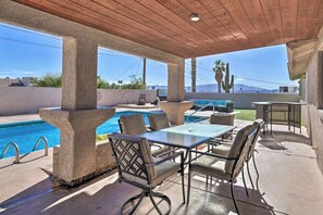 House (5 Bedrooms) | Interior - Putting Green & Pool Table: Lake Havasu City Gem! (Lake Havasu City)