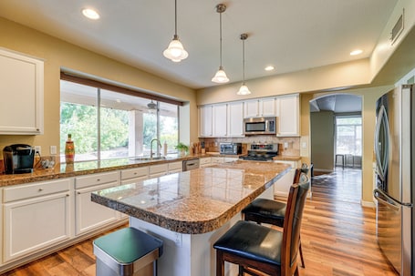 Casa (5 Bedrooms) | Interior. Heated/cooled Pool: Spacious Mesa Home Near Golf!