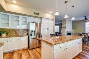 House (5 Bedrooms) | Interior - Heated/cooled Pool: Spacious Mesa Home Near Golf! (Mesa)