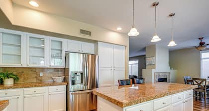 3 Mi to Granite Reef: Spacious Retreat w/ Pool