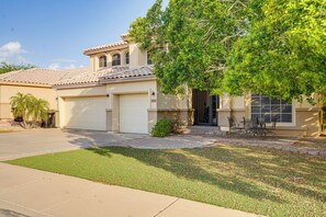 House (5 Bedrooms) | Interior - 3 Mi to Granite Reef: Spacious Retreat w/ Pool (Mesa)