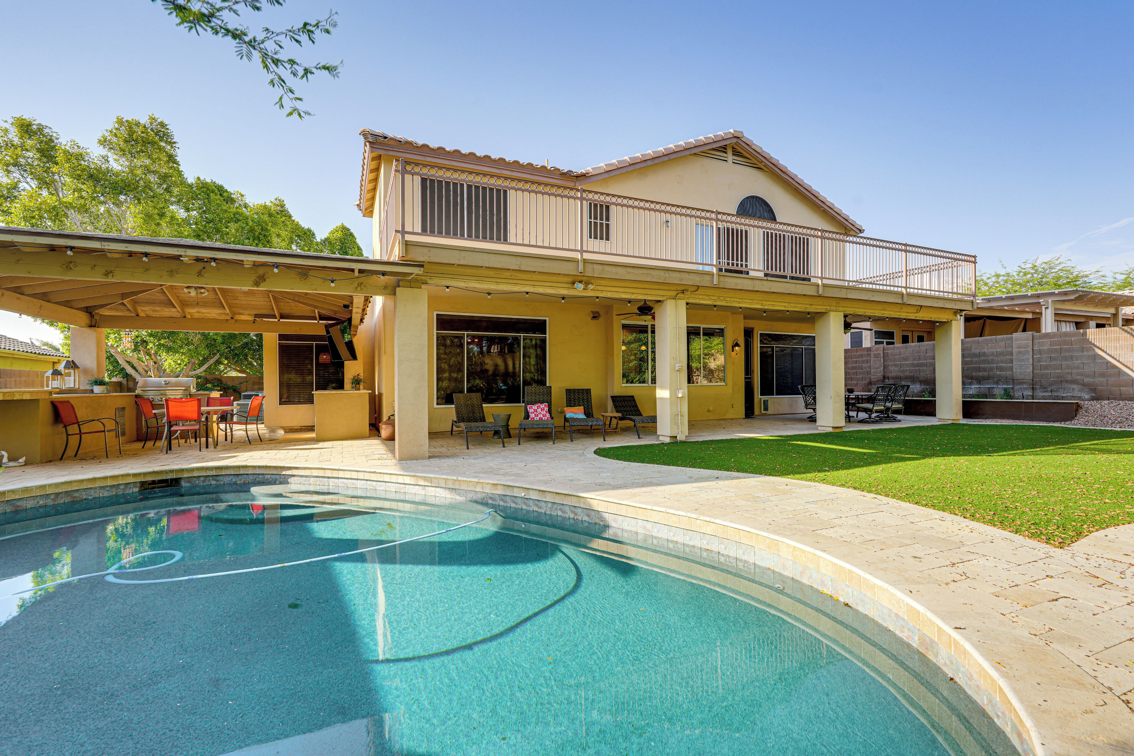 House (5 Bedrooms) | Front of property