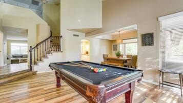 House (5 Bedrooms) | Interior