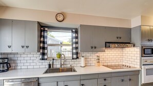 House (3 Bedrooms) | Interior - < 1 Mi to Oakland A's Park: West Sacramento Home (West Sacramento)