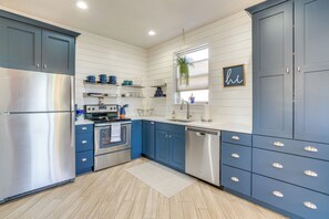์ํํธ (2 Bedrooms) | ๋ด๋ถ