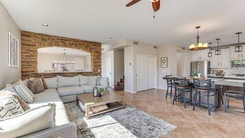 House (3 Bedrooms) | Interior