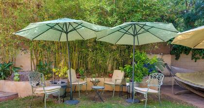Studio w/ Hot Tub Access, 4 Mi to Sofi Stadium