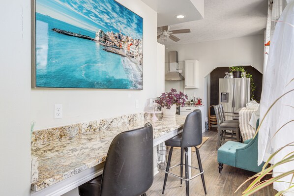 Apartment (1 Bedroom) | Interior - Walkable Apt in York St Historic District (Newport)