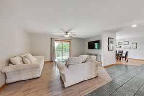 Apartment (4 Bedrooms) | Interior - Lake Mary View: Pickleball Paradise Penthouse Unit (Twin Lakes)