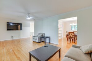 House (3 Bedrooms) | Interior