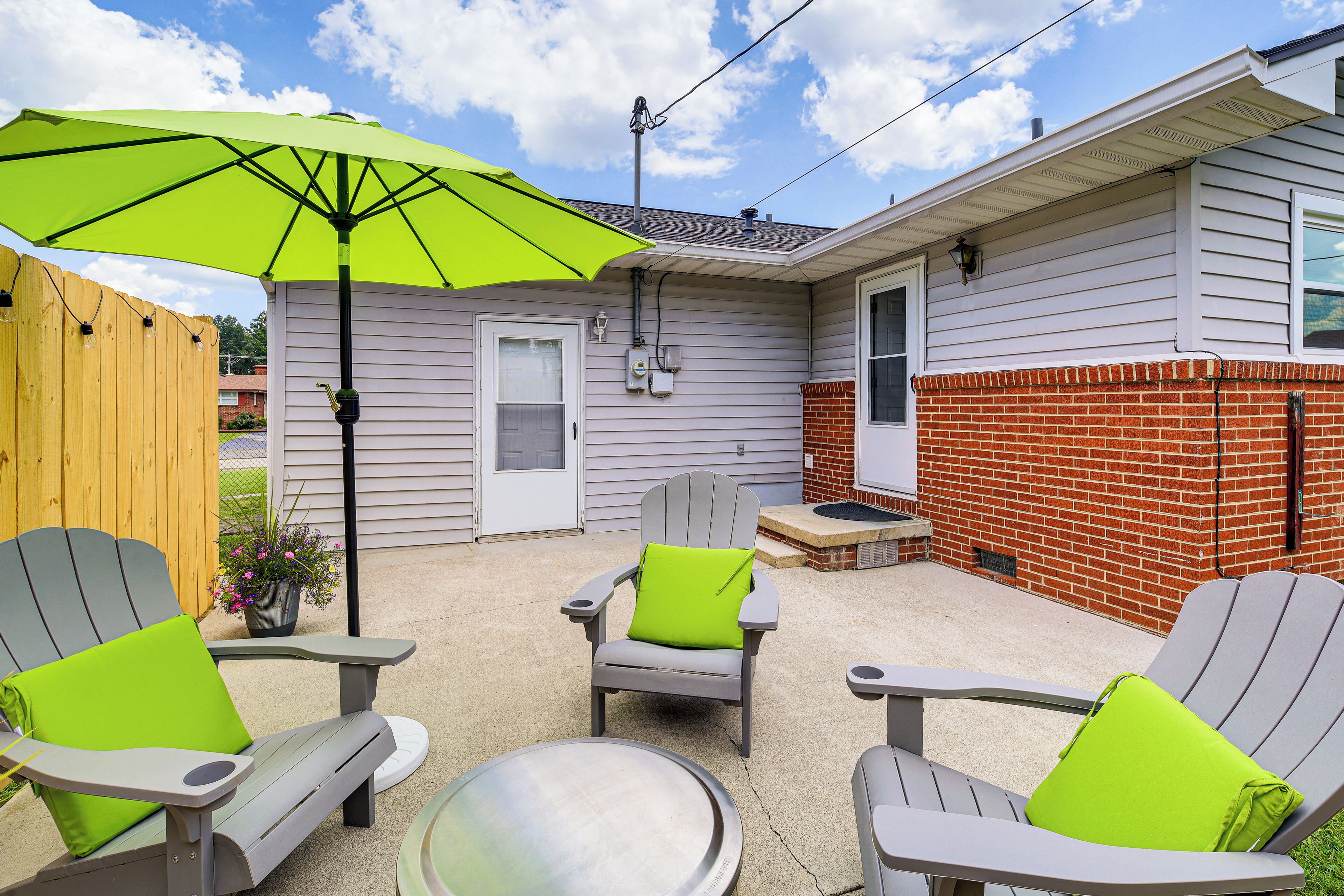 Rumah (3 Bedrooms) | Bagian depan properti