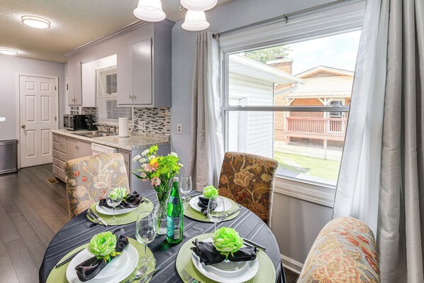 House (3 Bedrooms) | Interior - Retreat w/ Fenced Backyard in Kingsport! (Kingsport)