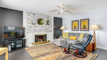 House (3 Bedrooms) | Front of property