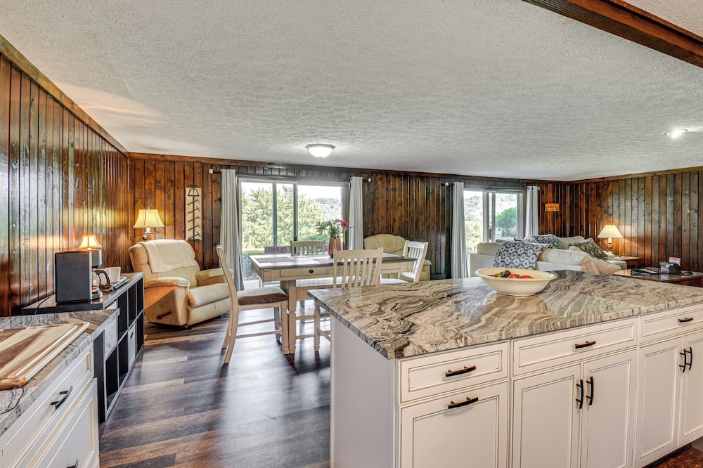 Tee Off in the Mtns: Sky Valley Condo w/ View! - Dillard, GA