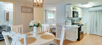 'lakeside Haven' w/ Deck & Views in Jefferson!