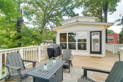 'lakeside Haven' w/ Deck & Views in Jefferson!