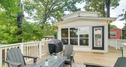 'lakeside Haven' w/ Deck & Views in Jefferson!