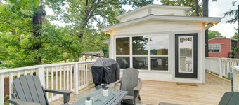'lakeside Haven' w/ Deck & Views in Jefferson!