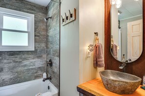 House (2 Bedrooms) | Interior - Fishing & Boating Paradise: St Lawrence River Home (Hammond)