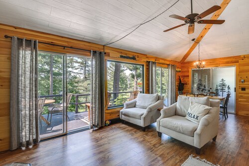 Fishing & Boating Paradise: St Lawrence River Home