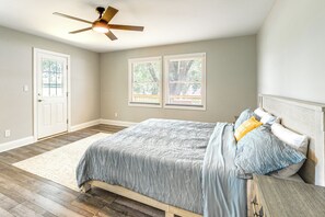 House (3 Bedrooms) | Interior - Pets Welcome: Riverfront Getaway in Colonial Beach (Colonial Beach)