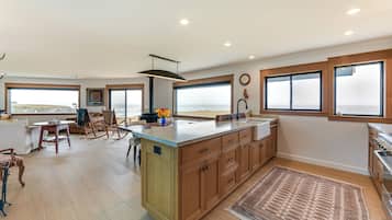House (1 Bedroom) | Interior