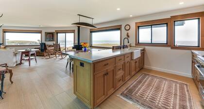 Walk to Beach: Luxury Oceanfront Escape in Caspar
